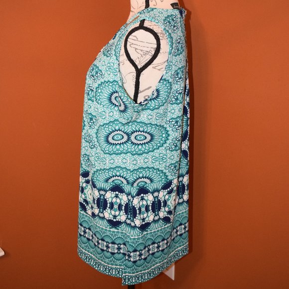 4/$20 La Vanya Sleeveless Top Large - Picture 2 of 4